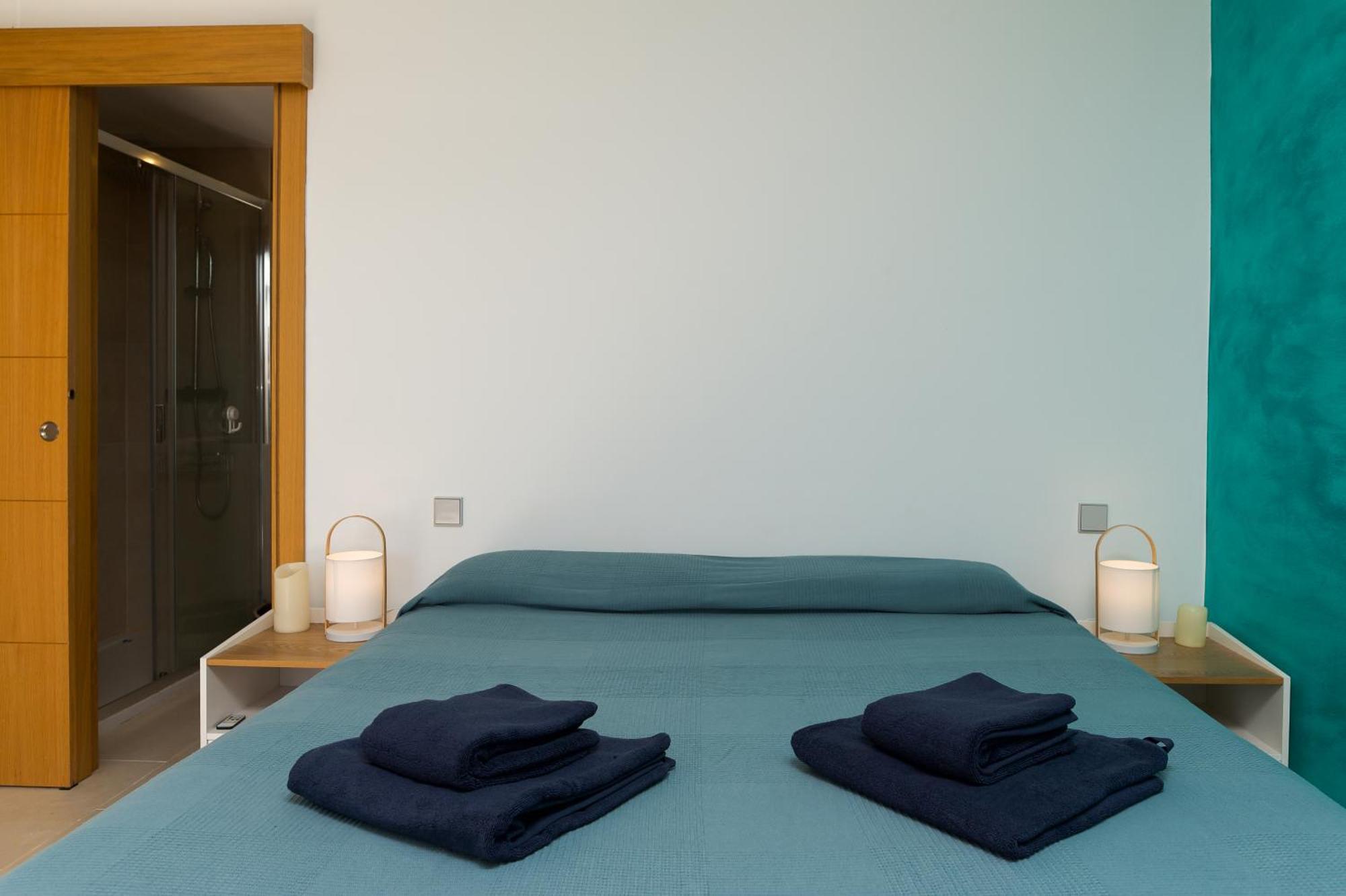 Deja Blue - Rent Modern Penthouse Apartment